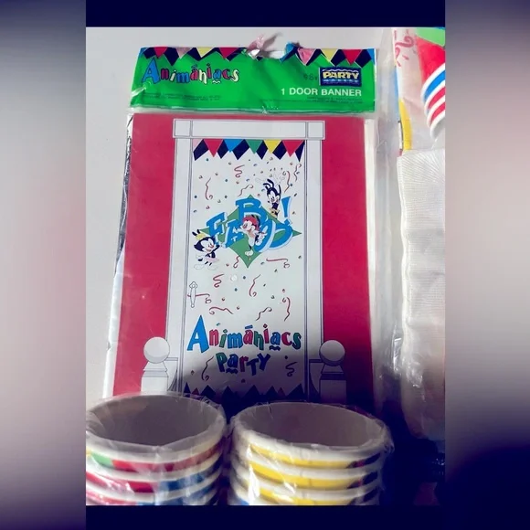 Vintage Animaniacs party decorations & supplies - Picture 4 of 12